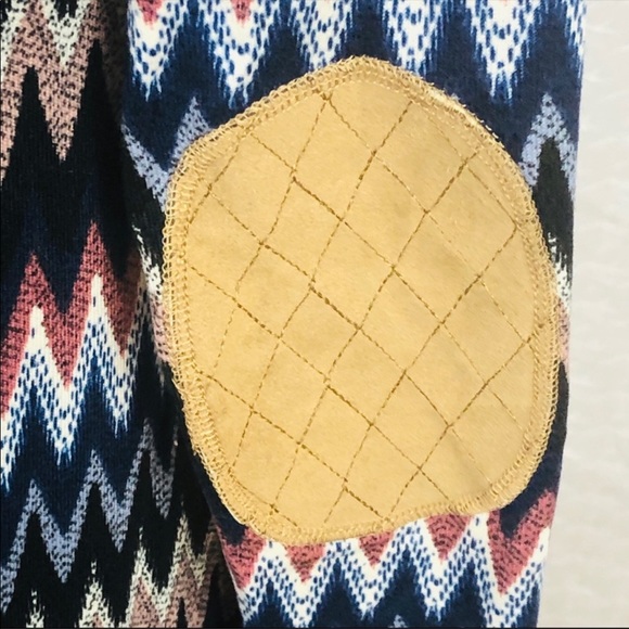 Boutique woman’s cardigan Open Front Chevron Pattern - Picture 6 of 8